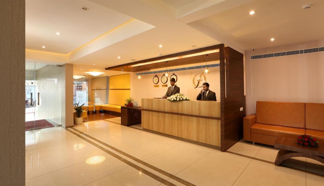 Flora Charishma Residency Aluva Otel Kochi Dış mekan fotoğraf
