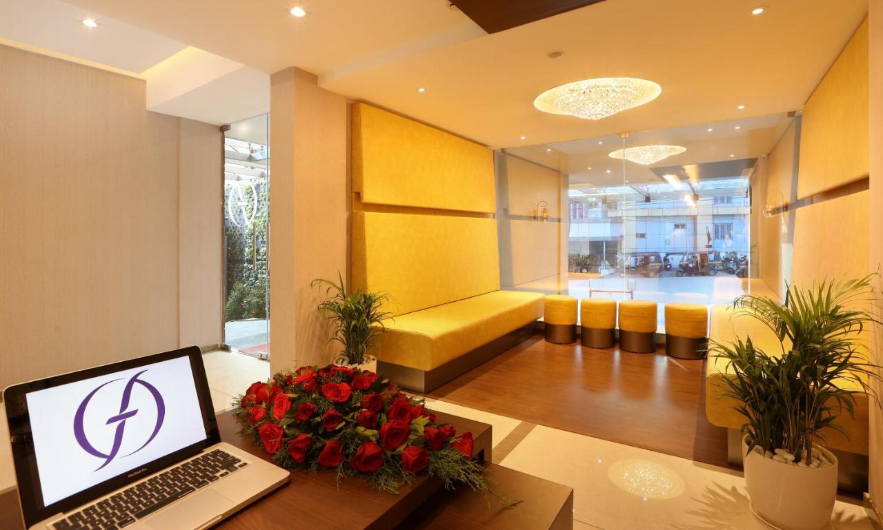 Flora Charishma Residency Aluva Otel Kochi Dış mekan fotoğraf