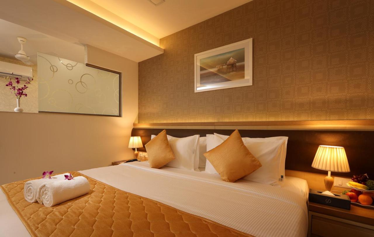 Flora Charishma Residency Aluva Otel Kochi Dış mekan fotoğraf