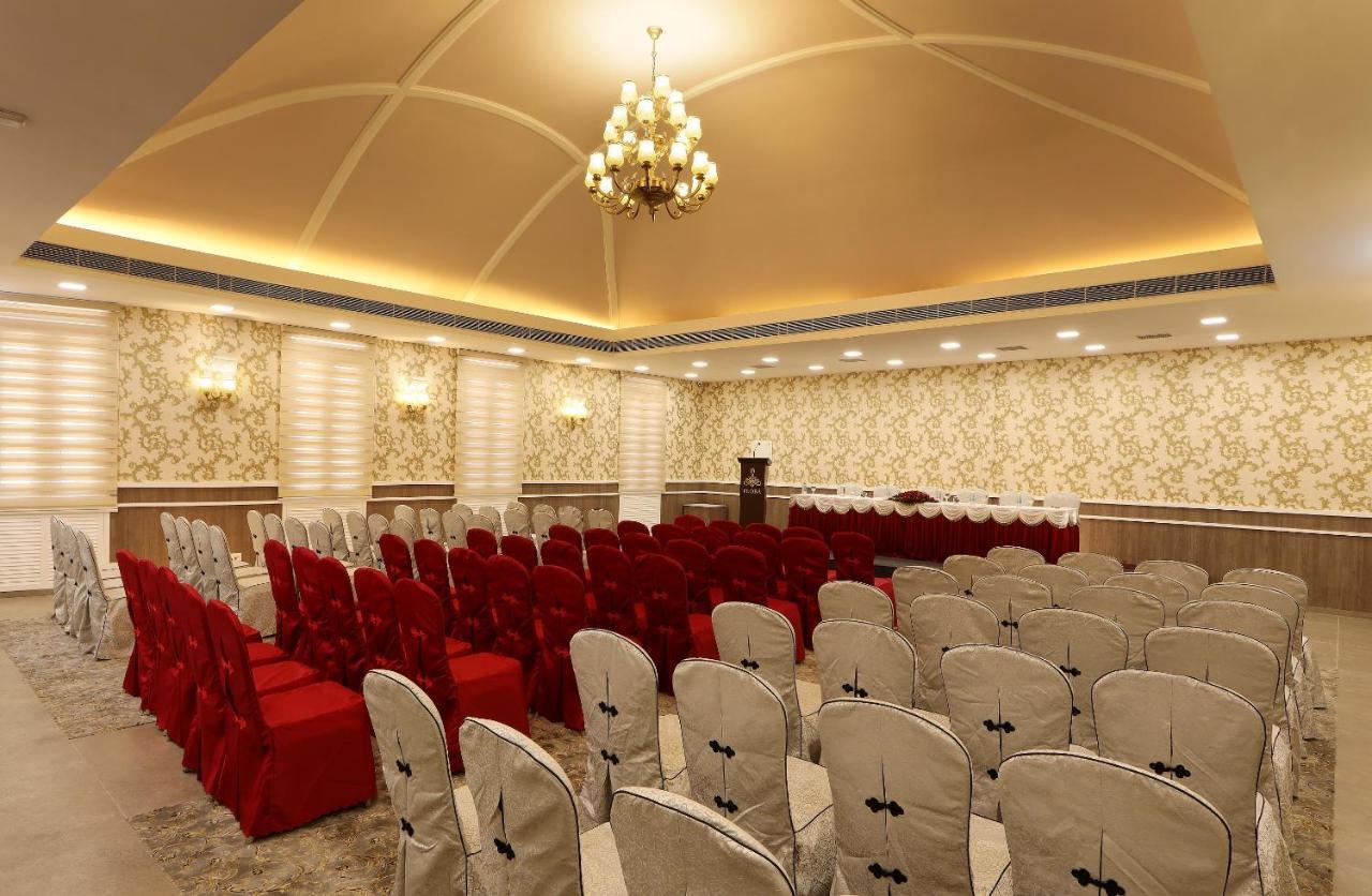 Flora Charishma Residency Aluva Otel Kochi Dış mekan fotoğraf