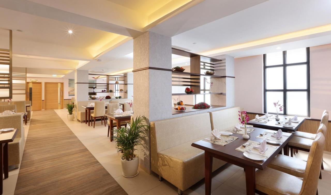 Flora Charishma Residency Aluva Otel Kochi Dış mekan fotoğraf